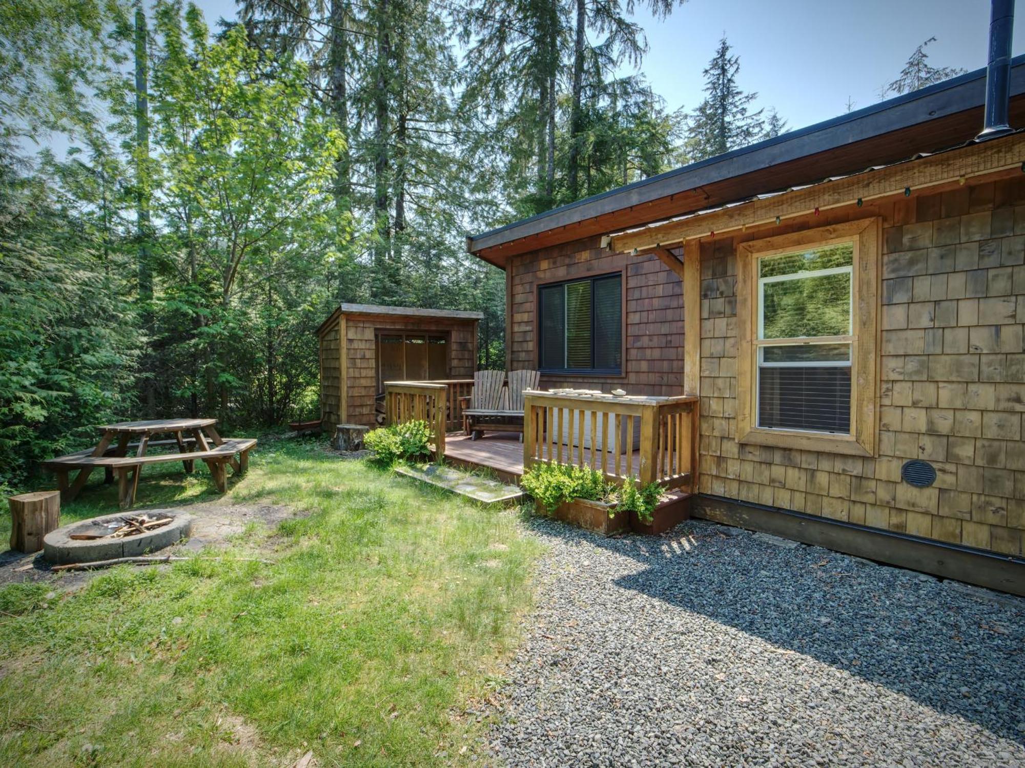 Handsome Dan'S Vacation Cottage Rentals Port Renfrew Buitenkant foto