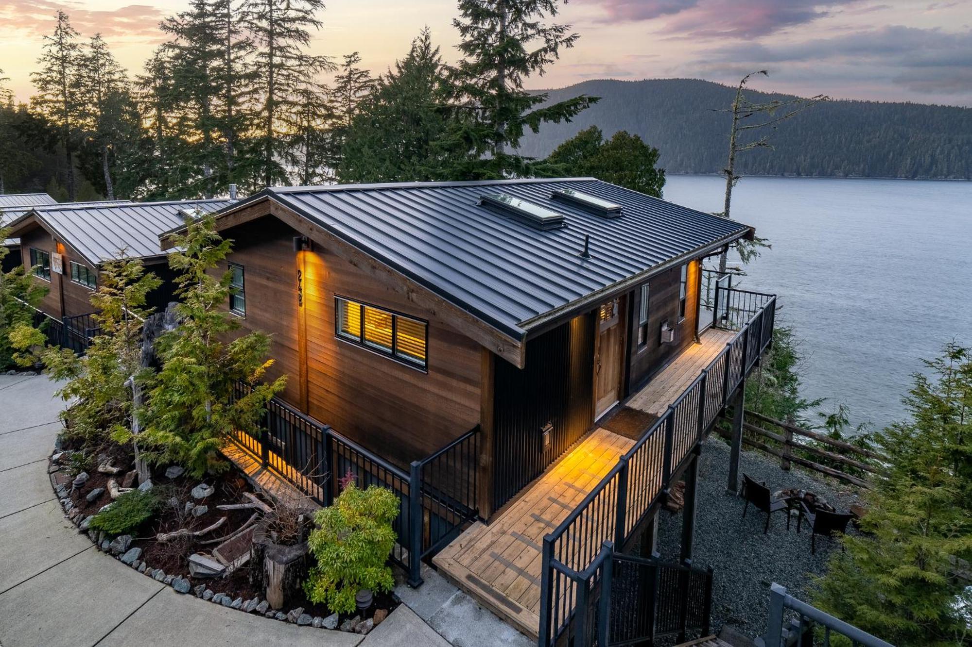 Handsome Dan'S Vacation Cottage Rentals Port Renfrew Buitenkant foto