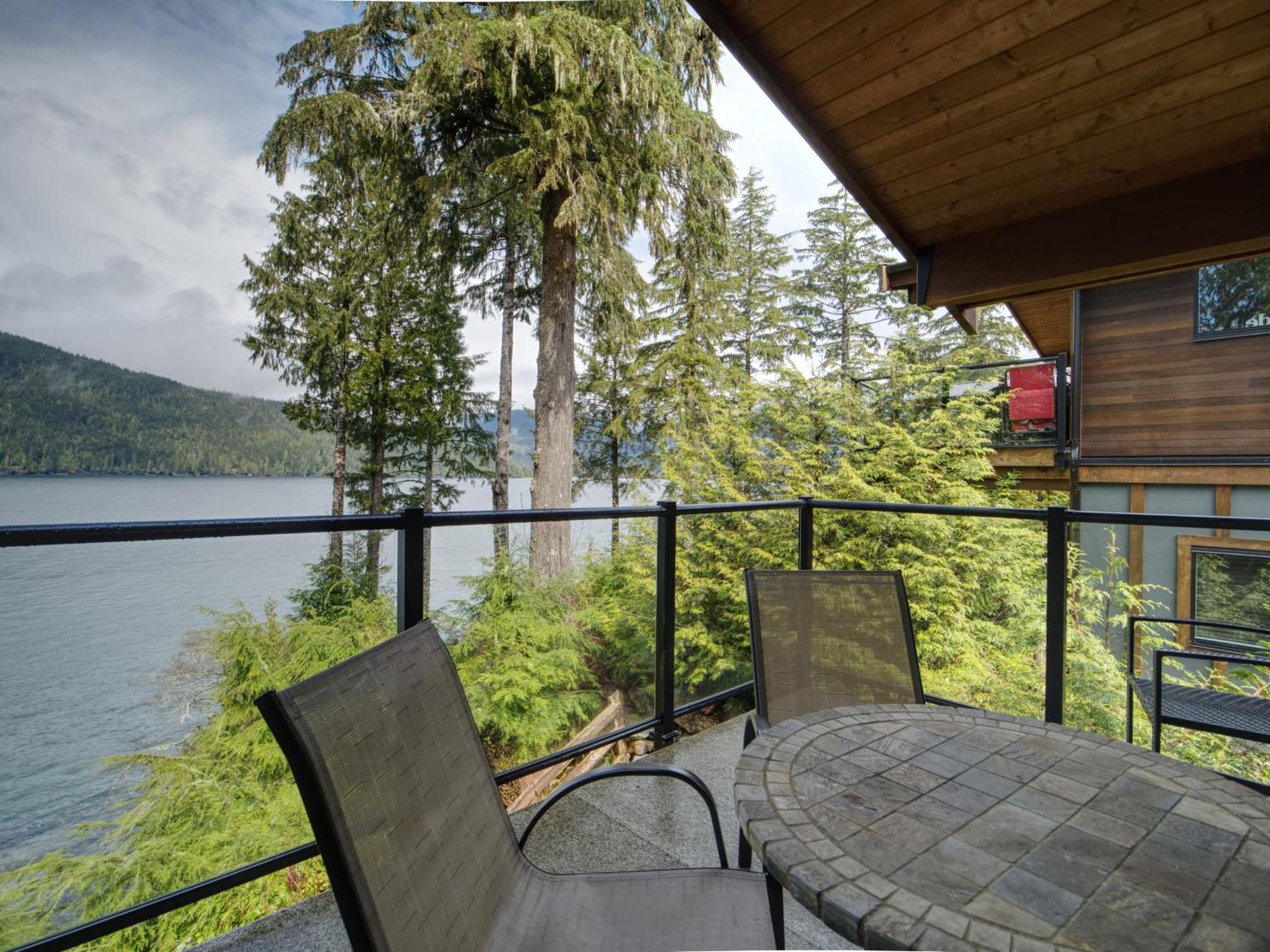 Handsome Dan'S Vacation Cottage Rentals Port Renfrew Buitenkant foto