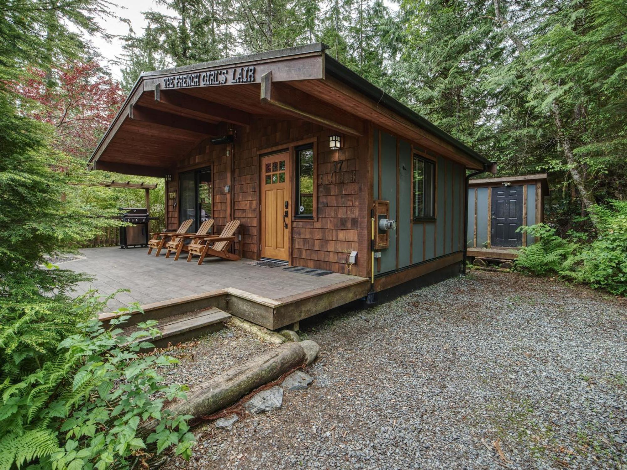 Handsome Dan'S Vacation Cottage Rentals Port Renfrew Buitenkant foto