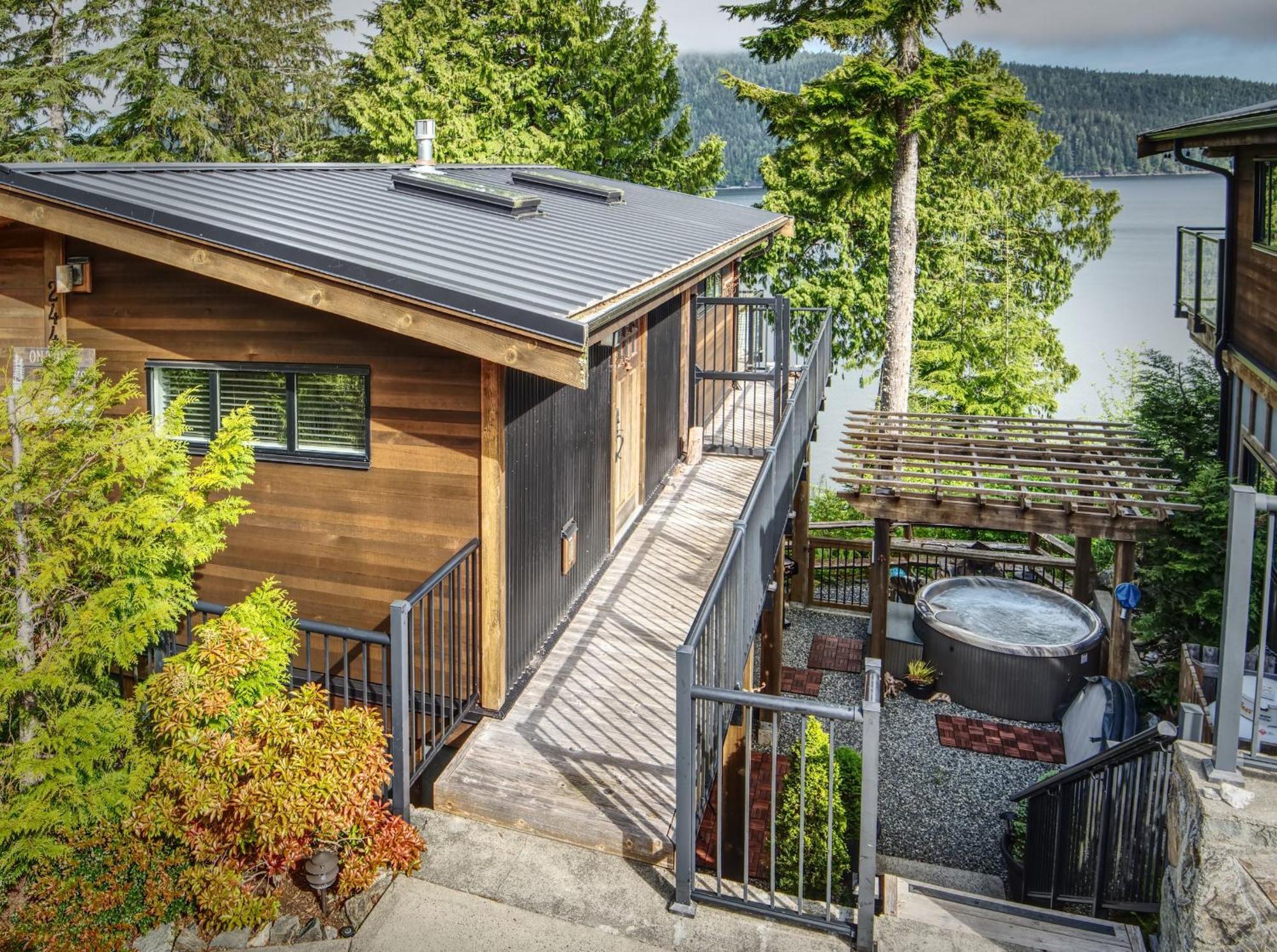 Handsome Dan'S Vacation Cottage Rentals Port Renfrew Buitenkant foto
